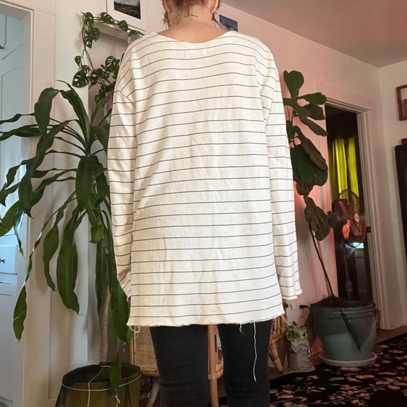 Truly Madly deeply Urban outfitters Beach sweater - Picture 3 of 5